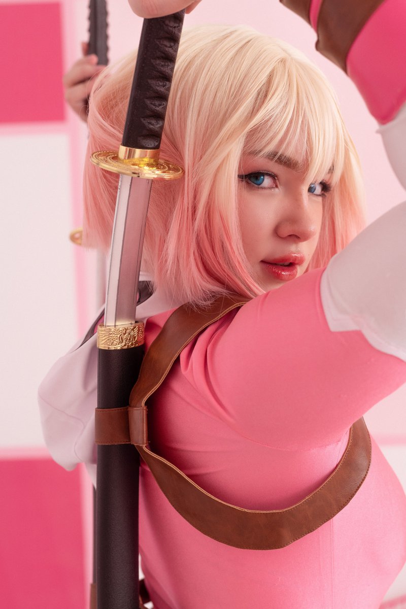 Time to show a little bit of Gwenpool~ 💖