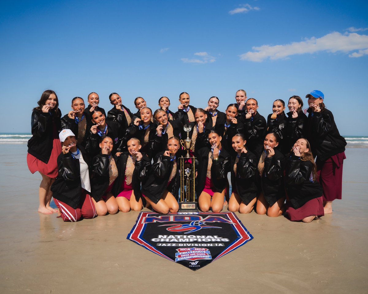 𝙉𝘼𝙏𝙄𝙊𝙉𝘼𝙇 𝘾𝙃𝘼𝙈𝙋𝙄𝙊𝙉𝙎 🏆

Congratulations to the Boise State Dance Team on the D1A jazz championship! 

#BleedBlue | #WhatsNext