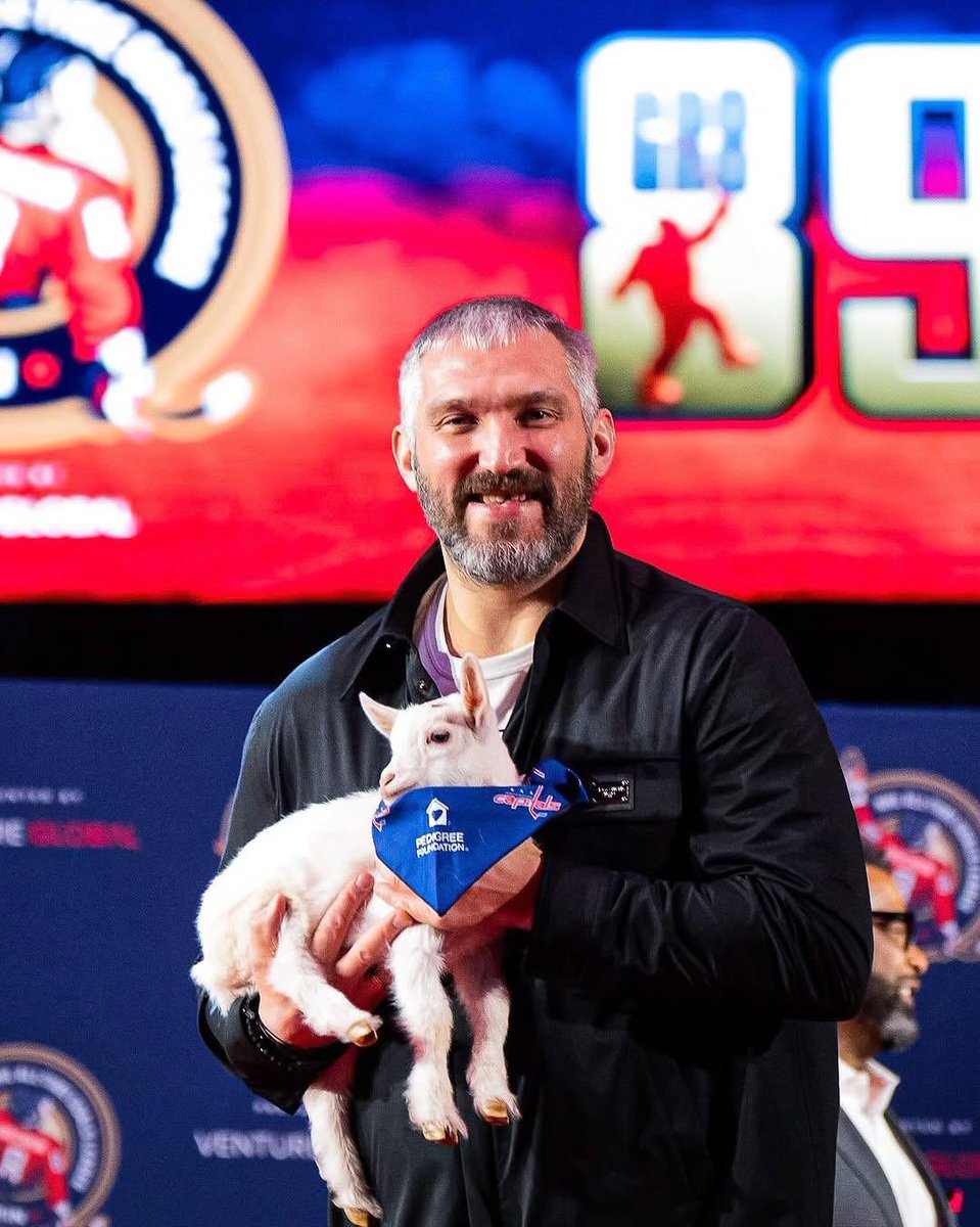 BovadaOfficial's tweet photo. GOAT 🤝 goat https://t.co/Hp7Py3LdzY