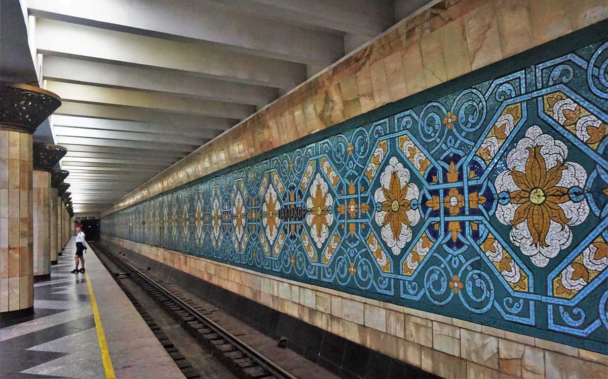 periodistan_'s tweet photo. En Tashkent, capital de UZBEKISTÁN, cada estación de metro representa una temática.

¿Es acaso el sistema de metro más hermoso del planeta? https://t.co/mZHj2AO6Qd