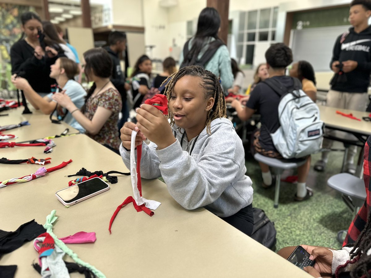 HumbleISD_AVID's tweet image. Mrs. Rivas and Mr. Adrian’s AVID classes teamed up for a paws-itively impactful community service project—making dog toys for local shelters! Love seeing our students give back with heart ♥️ and purpose. #KMSCougarPride #AVID