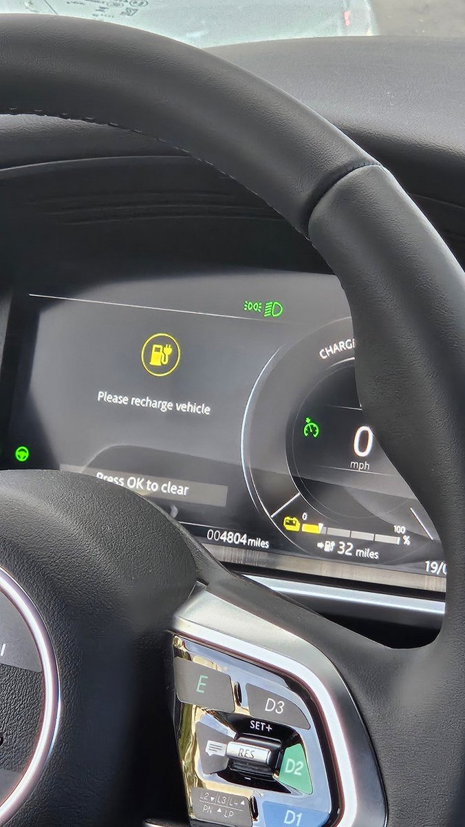 Currently in DTLA. No way it makes it to one of the known depots on this amount of charge. Downtown Waymo depot confirmed?