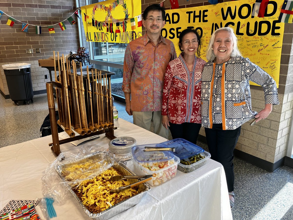ONW Culture Festival is underway! We a ready to have an amazing time learning about cultures from all over the globe! <a href="/theravennation/">Raven Nation</a> <a href="/OnwHLC/">OnwHLC</a> <a href="/OlatheWl/">Olathe WL</a>