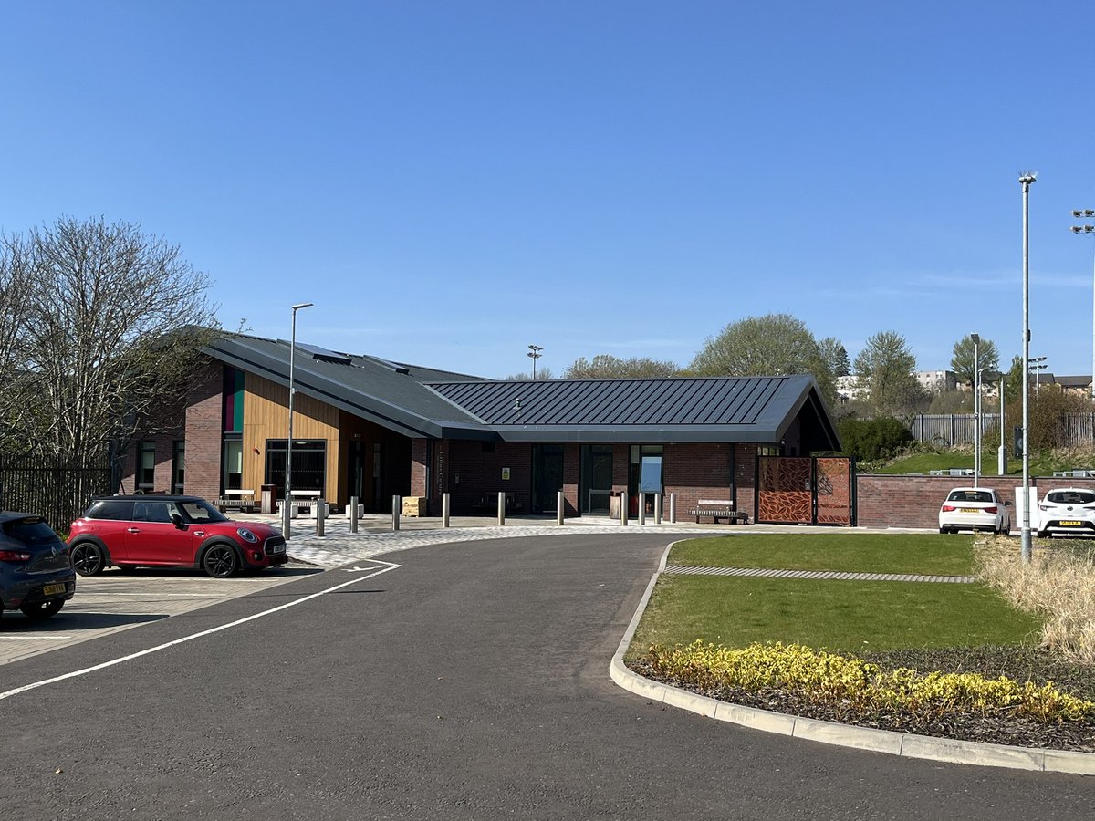 Recovery_Scot's tweet photo. Brilliant week visiting the Bella &amp; Lilias Centres as we roll out our Self-Coaching Programme ✨ Great to see these spaces thriving &amp; reconnect with amazing women we met in HMP Edinburgh &amp; Stirling 💪
Onwards in community recovery!
#RecoveryCoaching #PeerSupport #WomensRecovery https://t.co/I9yka9y2Zp