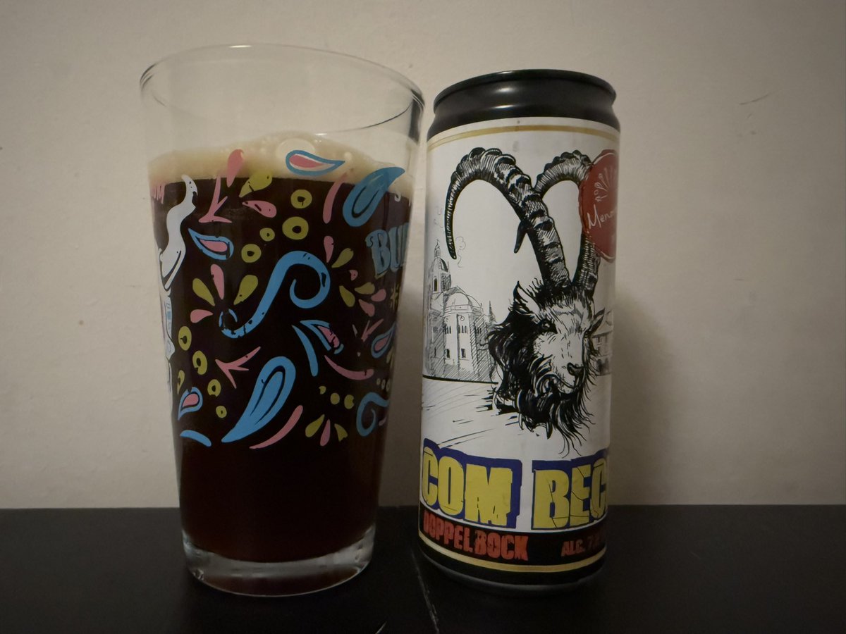 Giovanni_N0's tweet photo. Stasera annamo co sta doppelbock da 7.2% del birrificio italiano Menaresta. Bella caramellata e maltata con una gran lattina. #doppelbock #birrecensioni https://t.co/W9TQx3moNm