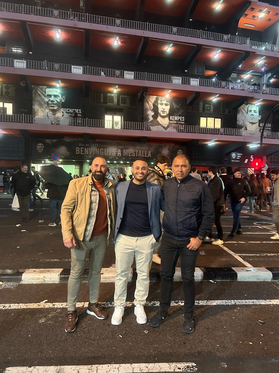 Nunca dejamos de aprender…

Partido Valencia F.C Vs Sevilla ✅
conversatorio con Agustín Peraita ✅