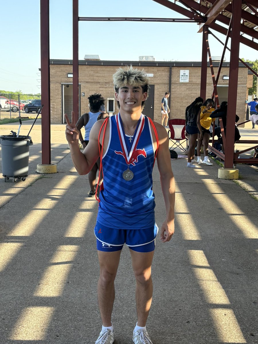 He's NOT DONE!  21.31 in the 200m! Moving on to next week!  Congrats Andrew Casagrande!