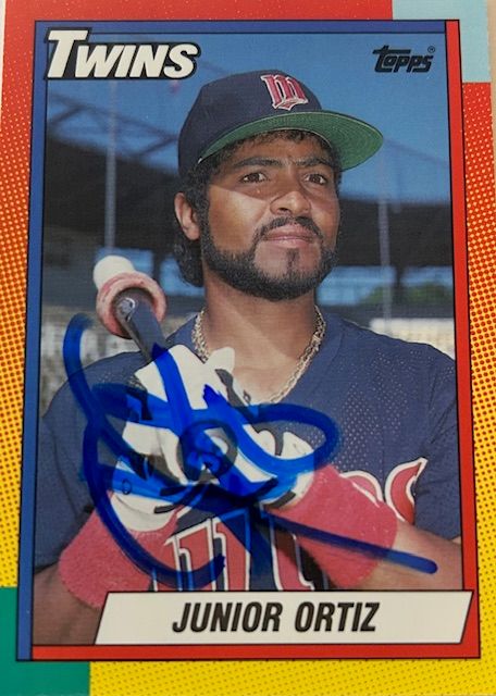 kane_autograph's tweet photo. Got this one back from Junior Ortiz — love adding another Twins catcher to the collection!
Always fun getting autos from guys who played for 1991 World Series Champion Minnesota Twins #TTMAutographs #JuniorOrtiz #Twins #BaseballCards #ThroughTheMail #TTMReturn https://t.co/hsPdrnrGcZ