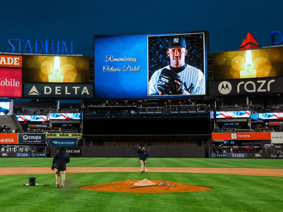 Yankees_Beisbol's tweet photo. Antes del partido de esta noche, guardamos un minuto de silencio en memoria del ex lanzador de los Yankees, Octavio Dotel, quien jugó 15 temporadas en la MLB entre 1999 y 2013.

Enviamos nuestras más sinceras condolencias a todos los afectados por la tragedia en el club nocturno Jet Set en República Dominicana 💙🇩🇴