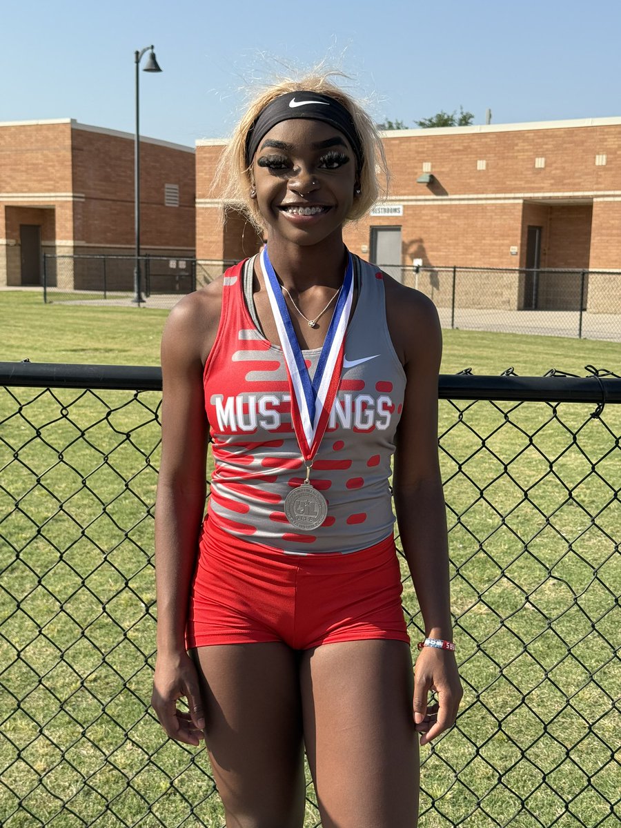 Congratulations to Alaysha Rodriguez!

She’s advancing to Regionals in the 100m Hurdles after an impressive showing at Area!

#mustangs #eastside #northshore