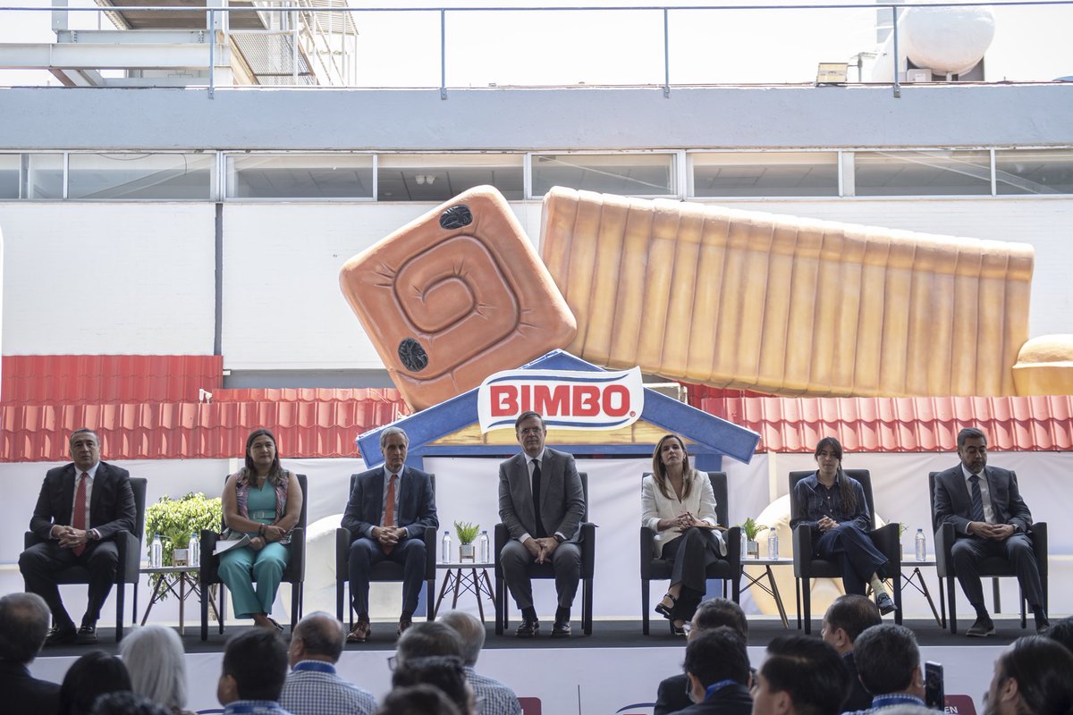 Hoy, nuestra marca Bimbo se suma a la iniciativa de #HechoEnMéxico, en compañía del Secretario de Economía <a href="/m_ebrard/">Marcelo Ebrard C.</a> y nuestro Presidente Ejecutivo Daniel Servitje, entre otros invitados especiales. Aquí te contamos más. 👇
