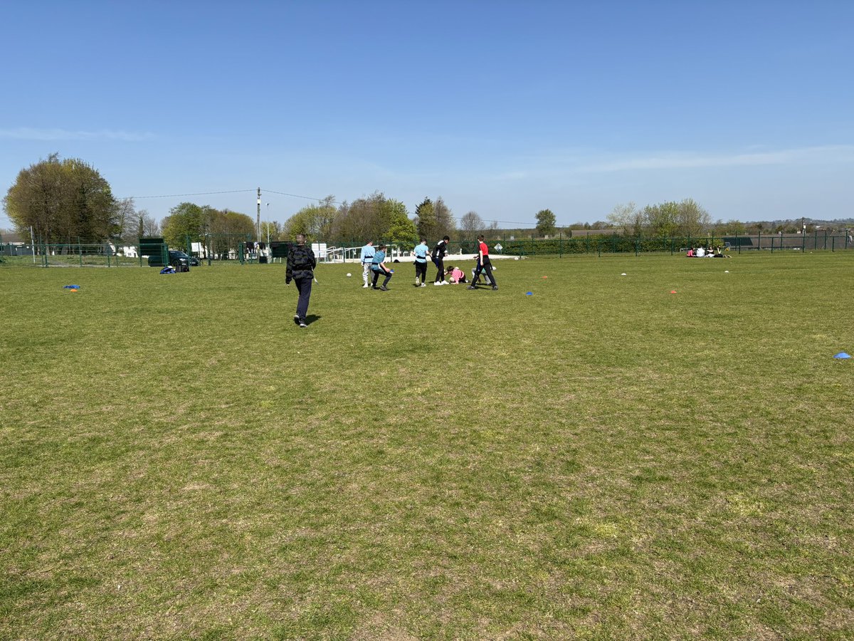SeanBrien9's tweet photo. Great fun in great weather with 1st @SMESecondary students today. Great craic was had by all🏉
#FromTheGroundUp https://t.co/f5d7umTXO8