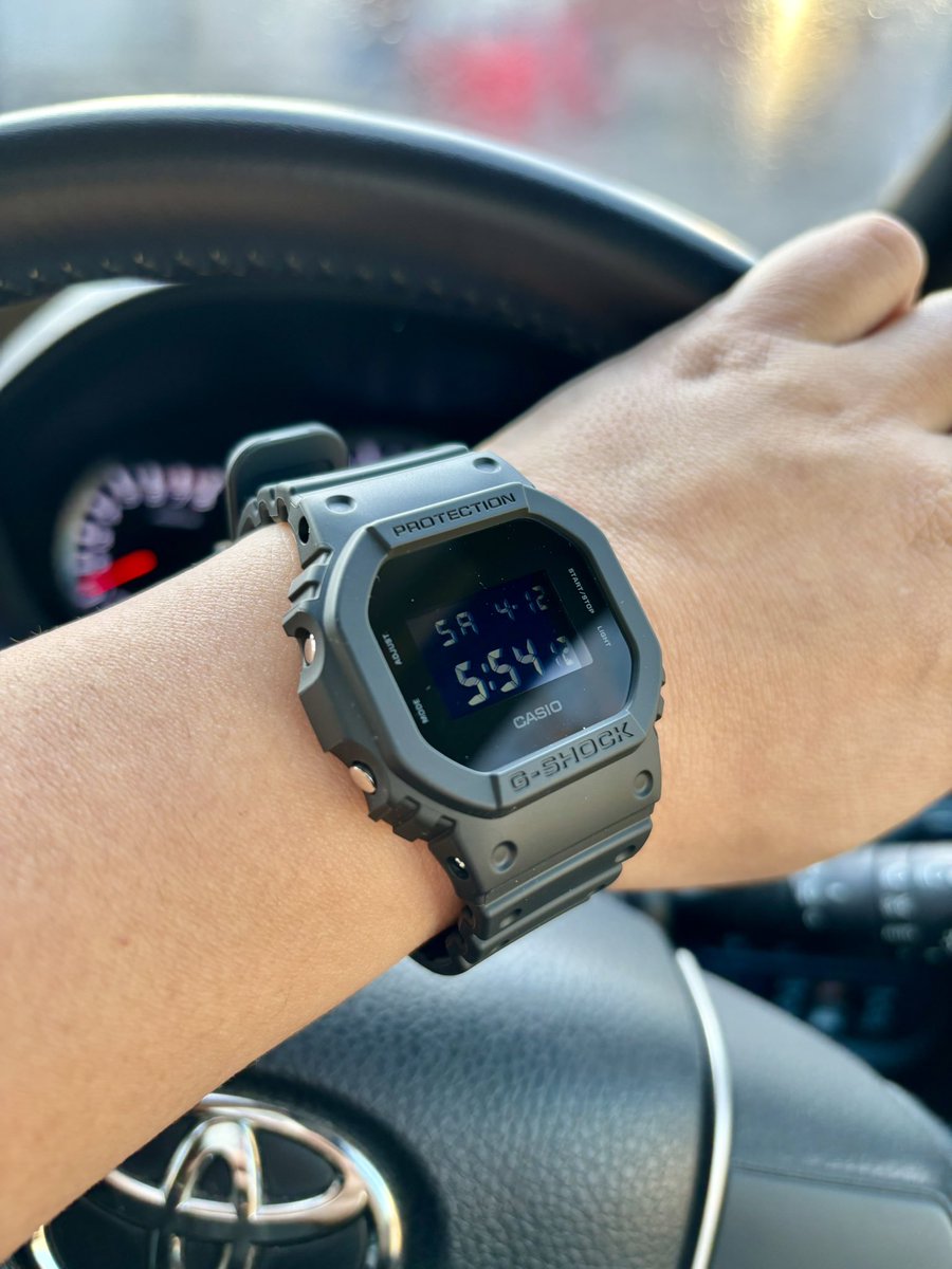 TBTMTK1's tweet photo. G-SHOCK DW 5600 UBB 1JF
大きな仕事が一段落したので自分のために買ってみました。
初めてG-SHOCK買ったけど、すごくカッコいいです。 https://t.co/vp7zyUxn9g