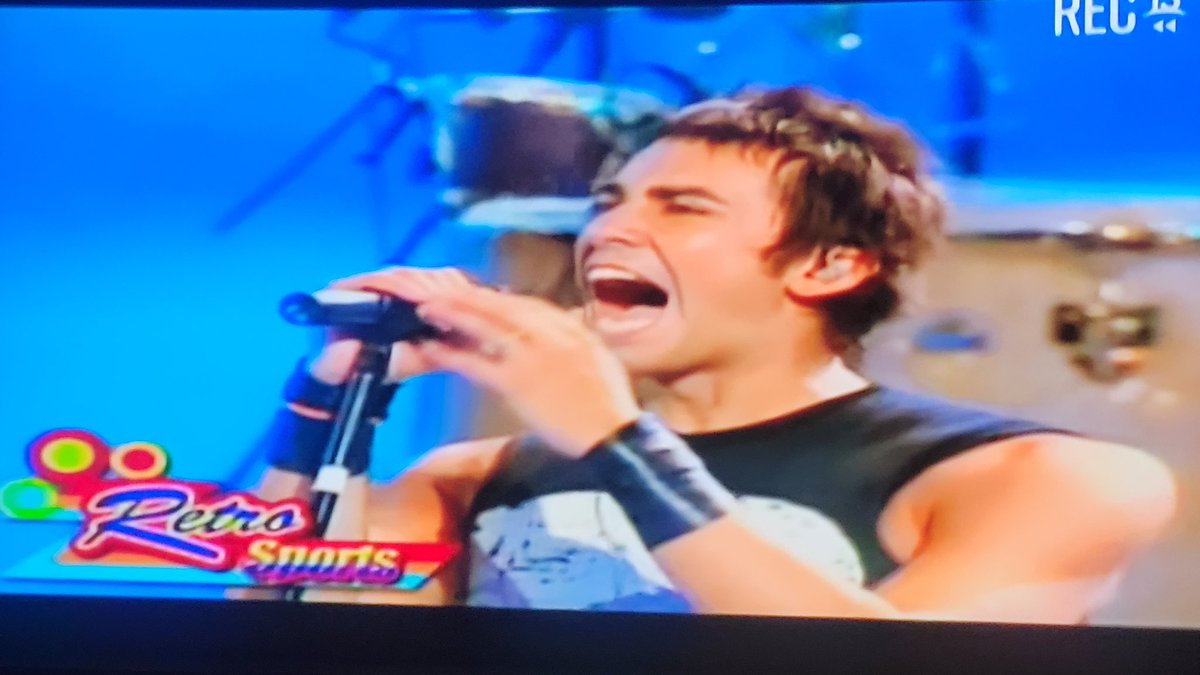 AnaCons5's tweet photo. Que lindo homenaje a Andres Bobe, un músico de corazón Azul 💙
#Rec13 @CANAL_13C 🎶✨️ https://t.co/PZhQROsa49
