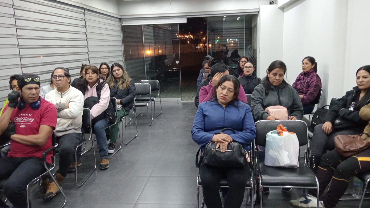 SINATHIT's tweet photo. Estamos en la ciudad blanca de Arequipa junto a nuestros compañeros de Tottus Cayma y Tottus Porongoche capacitando sobre nuestros derechos básicos y sobre el fortalecimiento sindical .
Unidos somos más fuertes https://t.co/HRYDjPWf2P