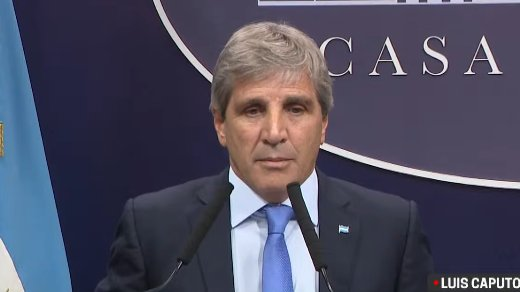 MatiAromi's tweet photo. No te olvides de esta cara. Tomo la deuda mas grande de la historia del FMI. A los 4 años volvió para reventarte el bolsillo a vos diciendo que hay una deuda que pagar. Y ahora vuelve a tomar deuda con el FMI. Caputo, Macri y Milei: los únicos responsables del desastre que viene. https://t.co/cRBEat50eW