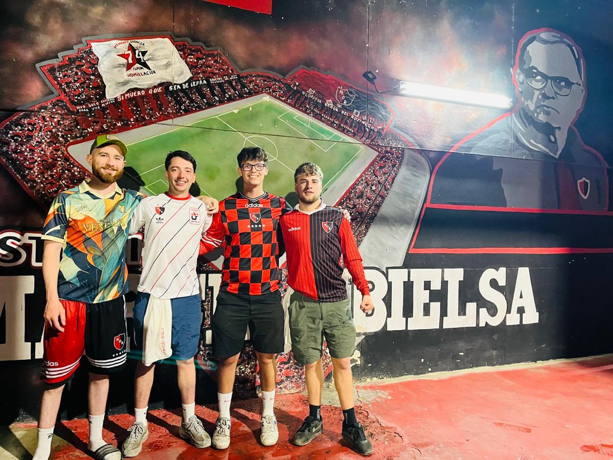 NewellsTickets's tweet image. Fans of Tottenham - Man U - QPR - Arsenal supporting Newell's tonight 馃彺鬆仹鬆仮鬆仴鬆伄鬆仹鬆伩 馃挭
Vamos Newell's!!!