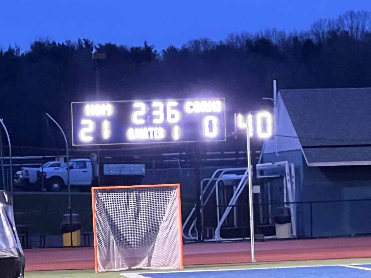 The SPARTANS are lighting up the scoreboard under the lights tonight 💪💪💪⁦<a href="/MECSDSpartans/">Maine-Endwell</a>⁩ ⁦<a href="/MECSDathletics/">Maine-Endwell Athletics</a>⁩!