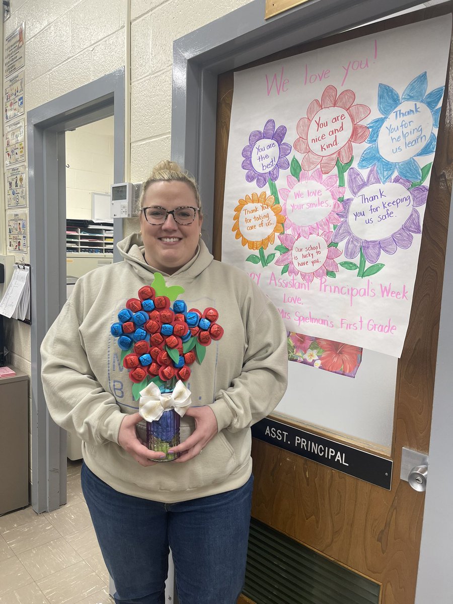 cbrinkleybcps's tweet image. Happy AP Week to our own, @MrsJenPiet!! We are so lucky to have you and to celebrate all you do for our school community. @ReisterstownES loves you! 💚💙
