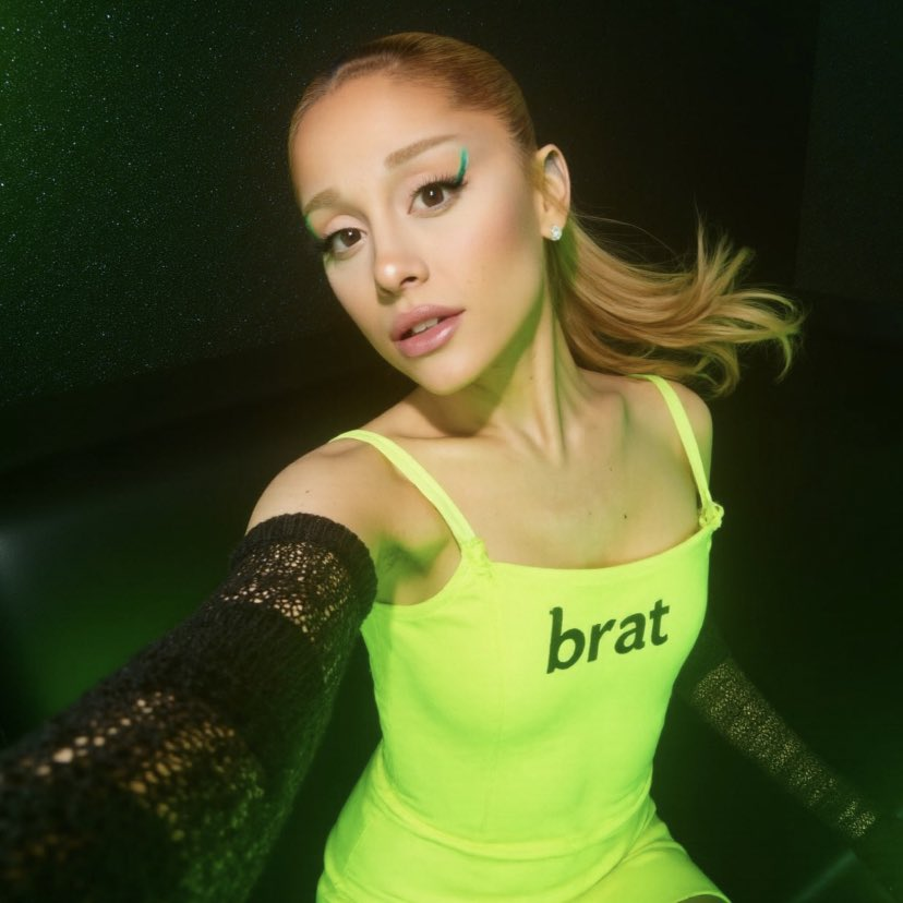 acervoarii's tweet photo. 🚨 URGENTE: Ariana Grande irá performar o remix de "sympathy is a knife" com Charli XCX no palco do Coachella! #BRATCHELLA https://t.co/XmArRTUOS9