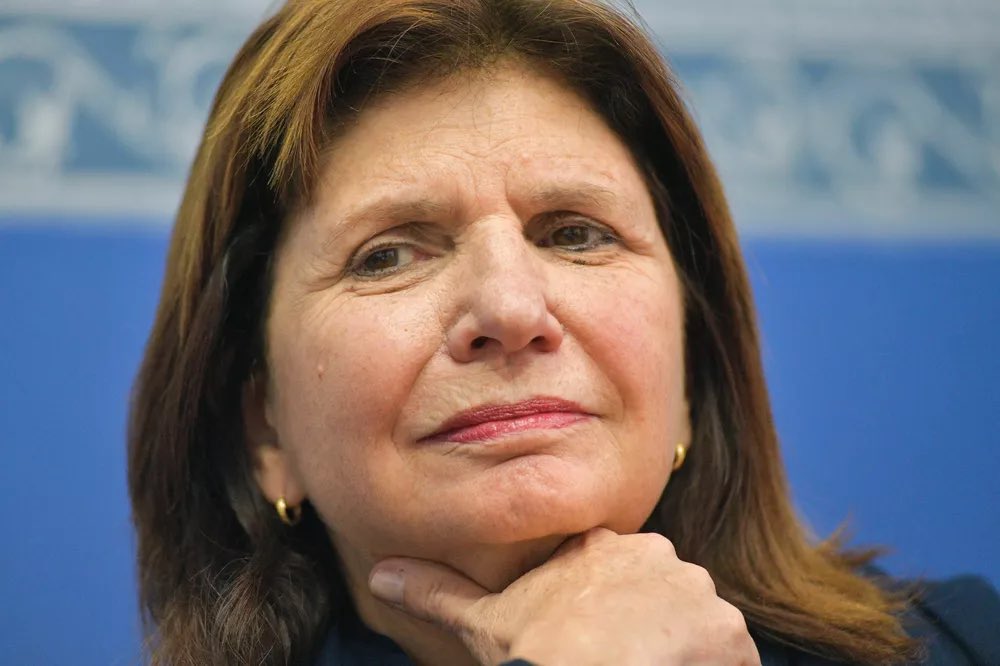[ILUSION] Patricia Bullrich se mostró confiada con que la salida del cepo permita poner el foco en el ser humano desde una perspectiva en la que todo aquello que tiene que ver con el ser humano pueda estar bajo una filosofía muy interesante.