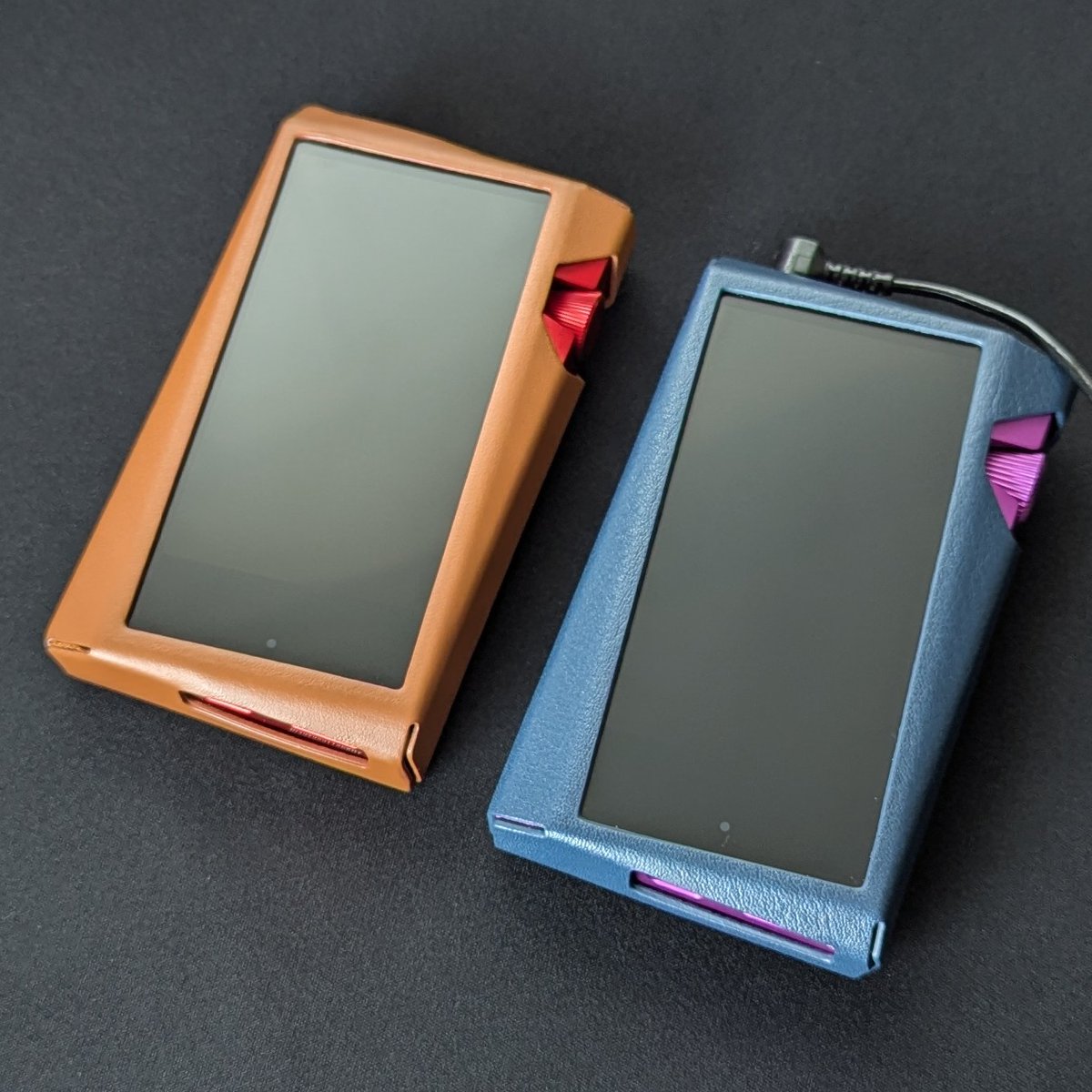 SC48F7ED's tweet photo. 手持ちのイヤホンで一番長い付き合いのEtymoticのER-4SでAstell&amp;Kern SR25とAstell&amp;Kern SR35の聴き比べをしていたらもう朝9時前。

#ER4S
#SR25
#SR35 https://t.co/5uJFdI4Hy6
