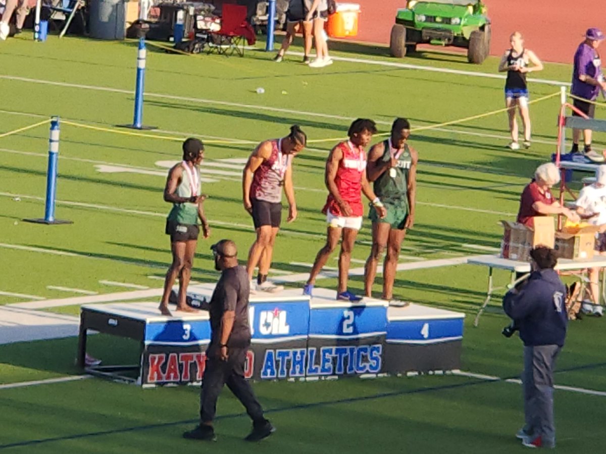 GRCoachMitch34's tweet image. Another Record down!! Congrats to area 200m dash 🥇@j_barlow1k and new meet record of 21.00. Again, cant say how proud I am of this kid @GRHSBOYSTRACKXC  @coachhatton_tf  #JobNotDone #WeAreGR #GReatness