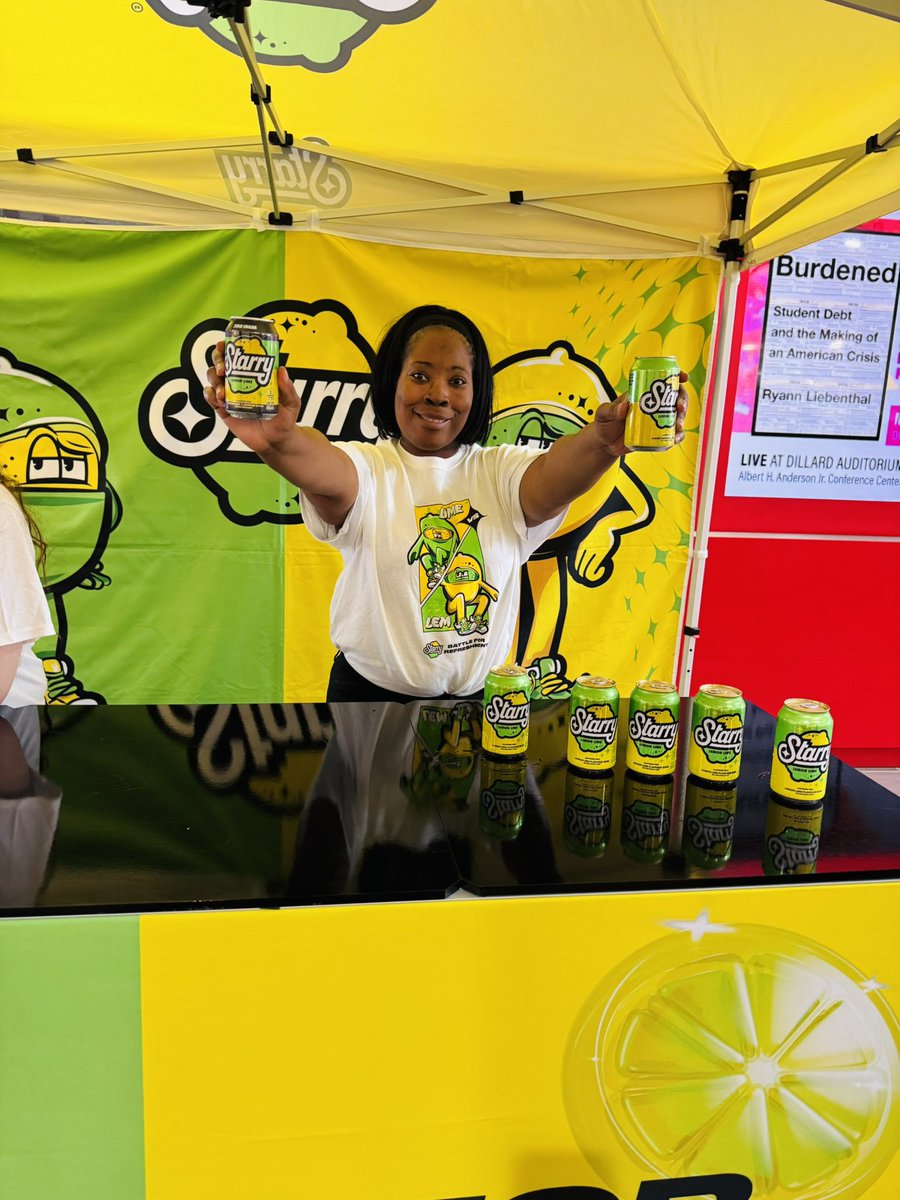 lasheikcalhoun's tweet photo. I had so much fun working with Starry today at Winston-Salem State University. The college students enjoyed sampling the Starry products and taking pictures with the Starry mascots #brandambassador #starry #starrysamplingtour #wssu #collegetours #experientialmarketing #LiveEvent https://t.co/W13h9xUfDc