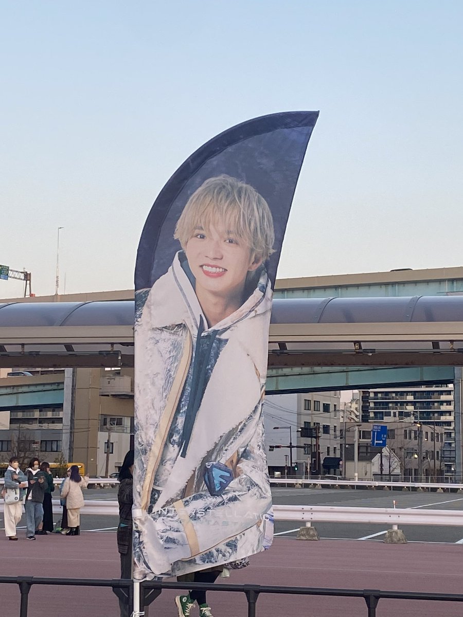 maiex412's tweet photo. 今日であっという間に32歳になりました🙇
今年から福岡に住み始めて自分にまだ余裕がなくてバタバタだけど、1年楽しみます😌
ゆるくヲタ活も楽しみます🫶 https://t.co/4ILnETAllU