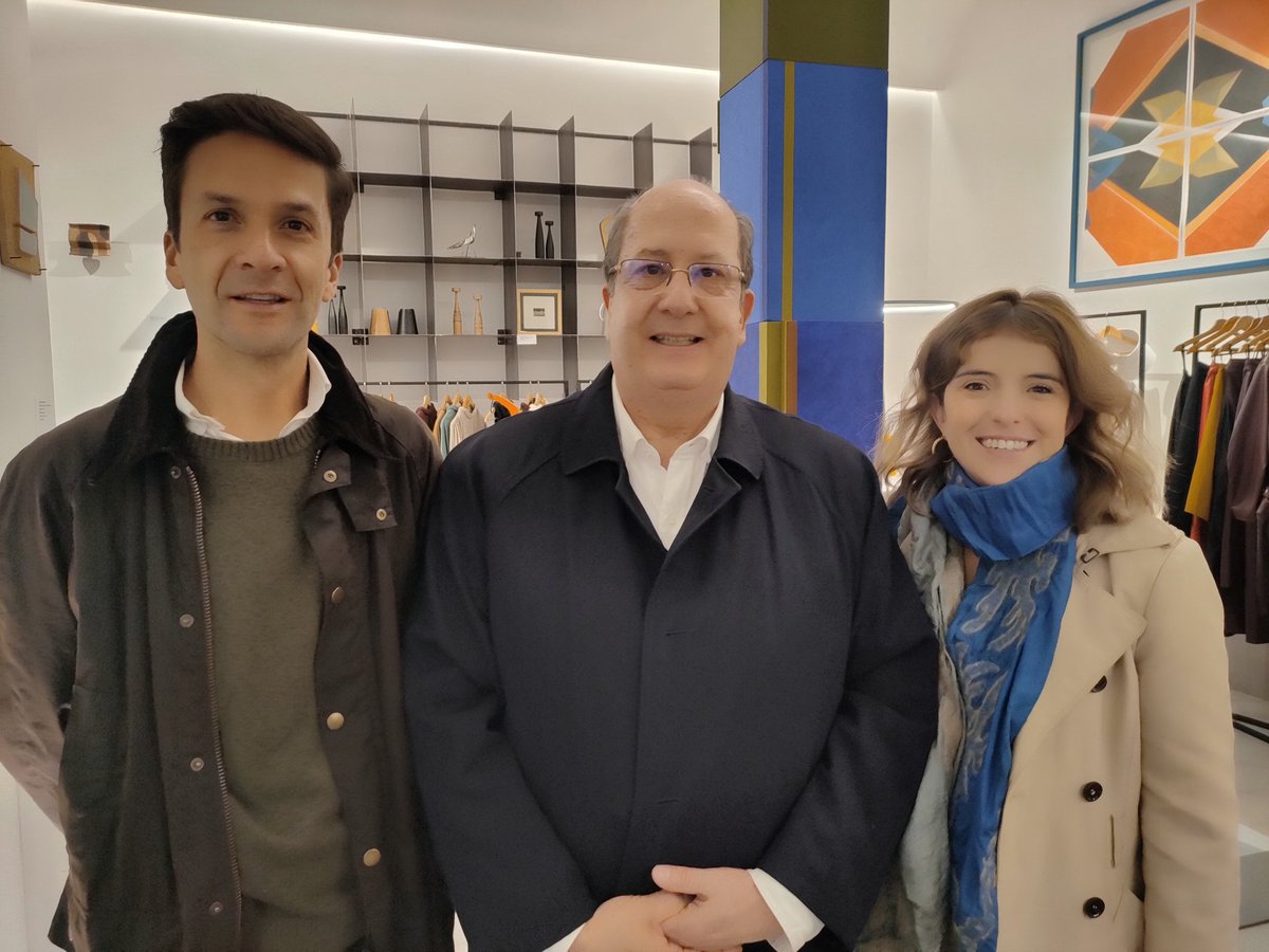 echilecolombia's tweet photo. Galería Del Portillo/MAZ de Bogotá inauguró la exposición de los artistas Daniela Domínguez de Chile y Mauricio Salcedo de Colombia "Concreta Geometría: Diálogos materiales y espaciales" organizada por Notas al Futuro, MoCuLat y su director creativo Fabrizio Rubio.
@diracchile https://t.co/fhu3Edx88T