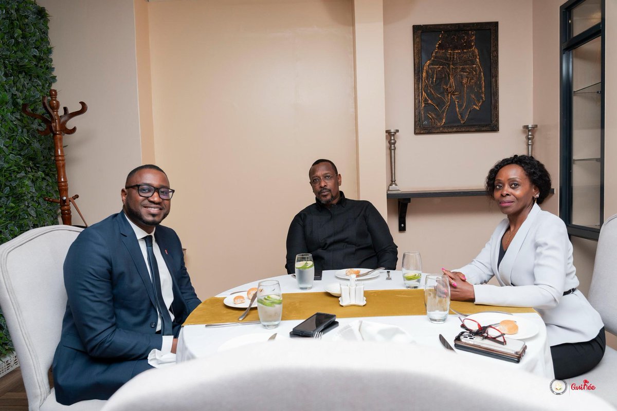 Merci Madame la Ministre du Service Public et du Travail du Rwanda <a href="/CNkulikiyinka/">C. Nkulikiyinka</a>, et mon ami Freddy pour le déjeuner agréable  que nous avons partagé jeudi dernier à Kigali. 🙏Toujours un plaisir de se retrouver, d’échanger des idées et de renforcer nos liens de coopération.