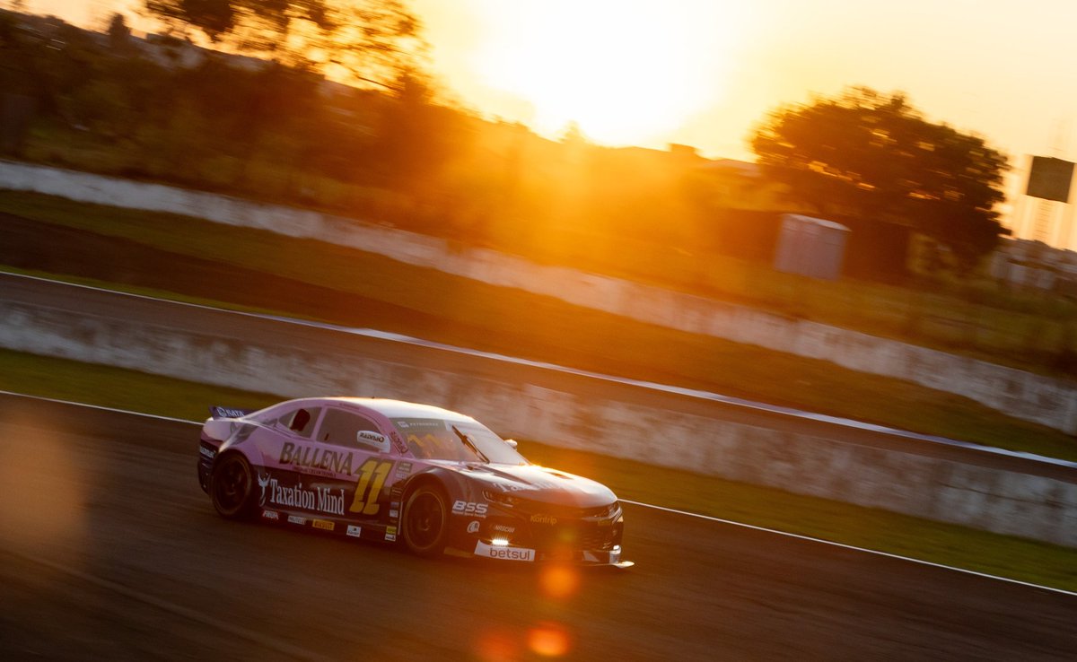 NASCARBrasil's tweet photo. Look nesses carros que e de encher os 👀 no Autódromo de Londrina. 

🗓 Etapa 2 |  @autodromodelondrina

Sábado, 12/04

TREINO 2 - 11h40
QUALIFYNG 1 - 14h15
QUALIFYING 2 - 14h35
TOP QUALIFYING - 14h55
🏁 CORRIDA 1 #Sunsetrace - 17h30

📷 Luciano Santos / @sigcombr https://t.co/WV8emFAruL