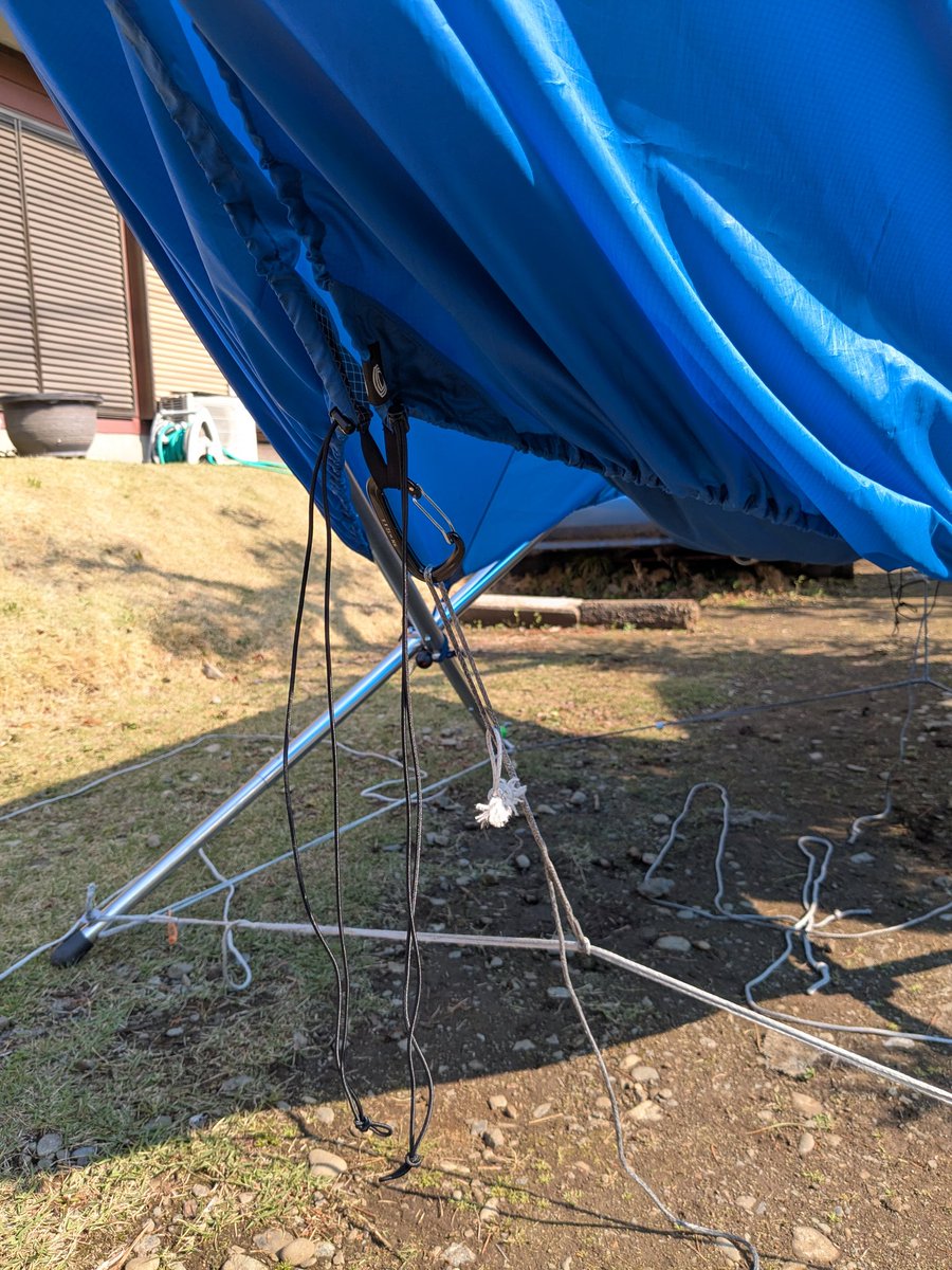 tetsu_ver99's tweet photo. 朝からあれやこれや😓
「完全自立型タープ付ハンモック(宿泊もいけるんじゃね?)」暫定的に完成
tensa4とCTタープで設営してみました
CTタープは外周にショックコードが入っているので絞ってやれば裾がだらんとならず見た目が良い?
#ハンモック
#tensa4
#CTタープ https://t.co/yZ9fnWjUVH