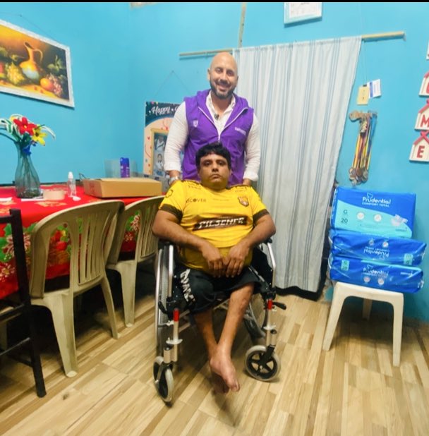 Salud_Guayas's tweet photo. Leonardo que vive en #Prosperina también recibió silla de ruedas y pañales, con la finalidad de mejorar su movilidad y calidad de vida.
Las ayudas técnicas sirven de apoyo en el día a día para la persona con discapacidad y facilitan la labor de los familiares.
#ElNuevoEcuador https://t.co/hHpEYiDUuK