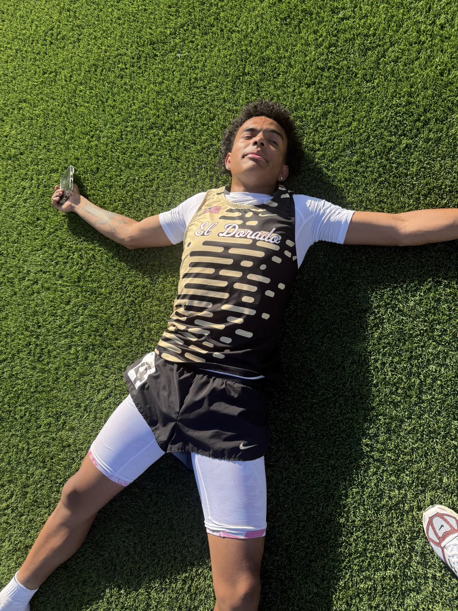 SarinanaEDHS's tweet photo. This is what happened when you break another school record and qualify 1st 🥇 in the 300 hurdles!! Another event added to DJ to Regionals! 
@EDAztecs_HS @Coach1Martinez @klopez_EDHS @CoachCpat_JHM @Coach_Soto5 @CoachRamirez__ https://t.co/oPWRutw39F