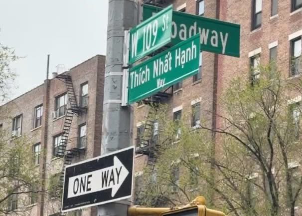 tam_plk's tweet photo. New York có con đường mang tên Thích Nhất Hạnh vị thiền sư Việt Nam, người thầy của nhiều thế hệ mà chúng con gọi là Sư Ông. Chi tiết tại đây 

https://t.co/eAtUhDaJ0e https://t.co/hnSPUhhXP4