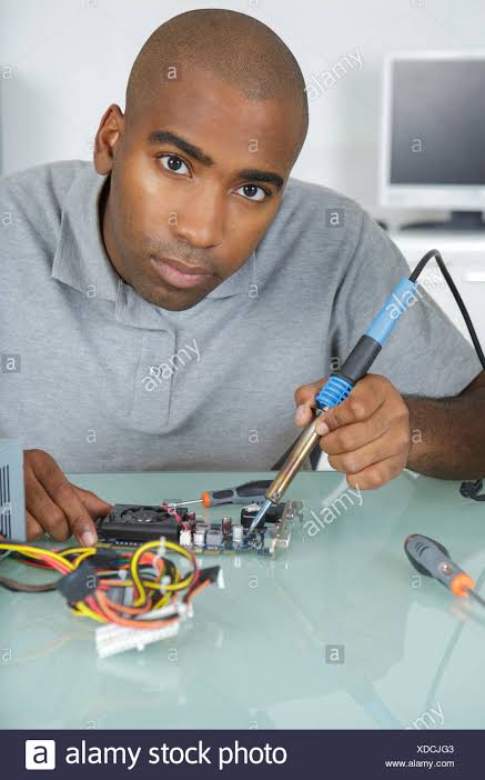 MattJohnVO's tweet photo. Movies and Tv: "How do we show that this kid is smart?"

The ever-present magic soldering iron: https://t.co/zCujukEGrx