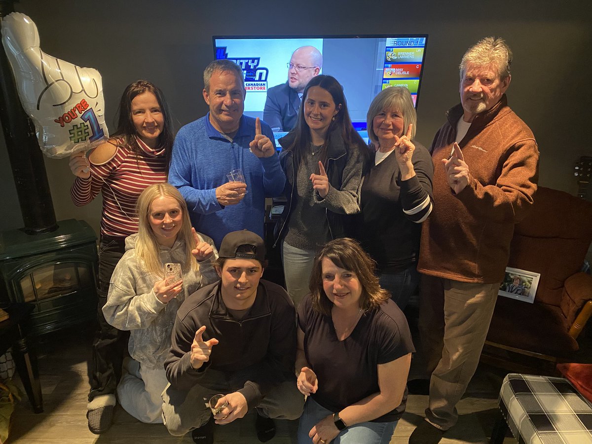 TaniaPilon1's tweet photo. Kaden, we are so so incredibly proud of you, Braeside watch party and celebration well underway! Go Petes! https://t.co/GwaUp6Pf3M
