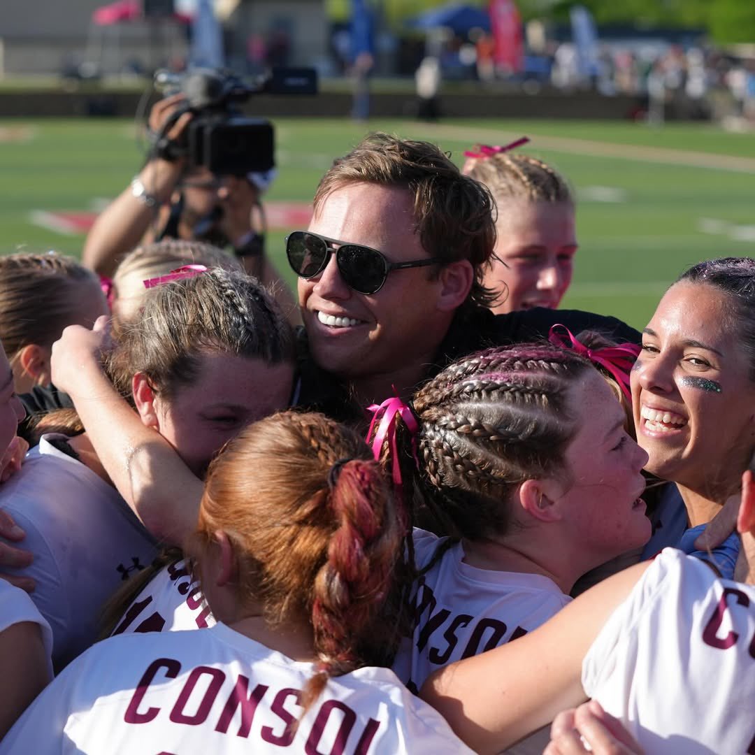 Repost from <a href="/uiltexas/">Texas UIL</a>
•
One team. One dream 🤍 

<a href="/amcConsolSoccer/">A&M Consol Lady Tigers</a>