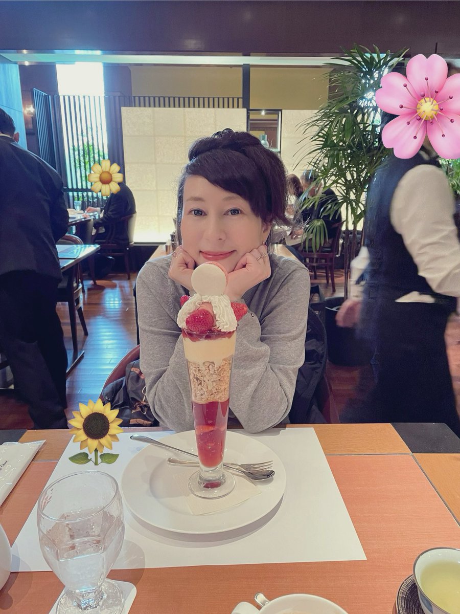 いちごパフェ😊