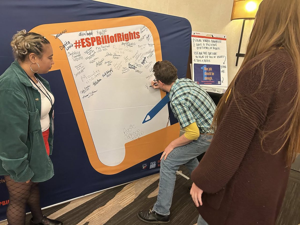 neakckansas's tweet photo. Some of our delegates at the KNEA Representative Assembly this past weekend! #KNEA #neakck #ESPBillofRights #OneJobShouldBeEnough https://t.co/gjUex9qAao