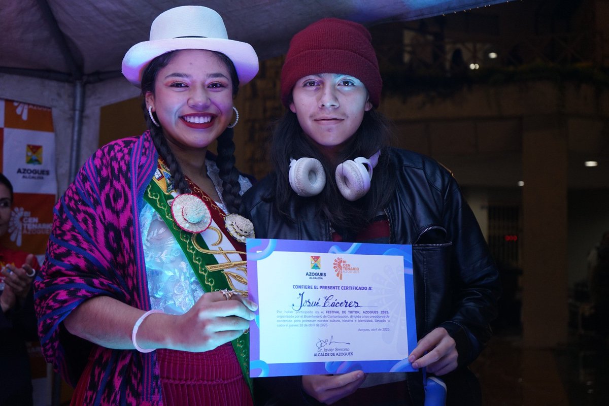 FESTIVAL TIK TOK 
 
El Primer Festival del TIK TOK “Azogues 2025” se llevó a cabo este jueves 10 de abril , con el  objetivo promover en nuestra juventud el sentido de pertenencia, poniendo en valor nuestros rasgos culturales. goo.su/fwEn