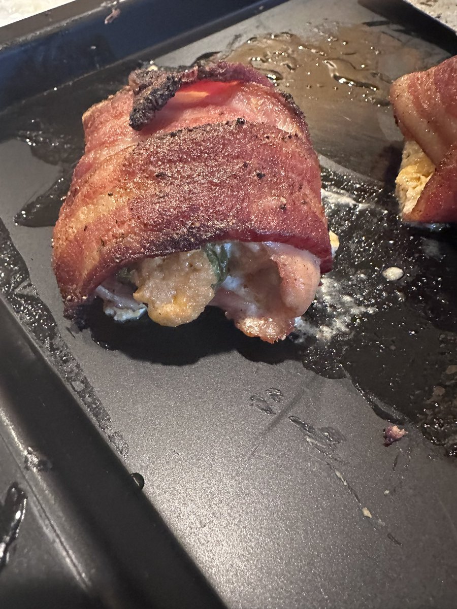 tblosser's tweet photo. #OPlive bacon wrapped chicken thighs with stuffed jalapeños was for dinner https://t.co/yRMp3Eg03V