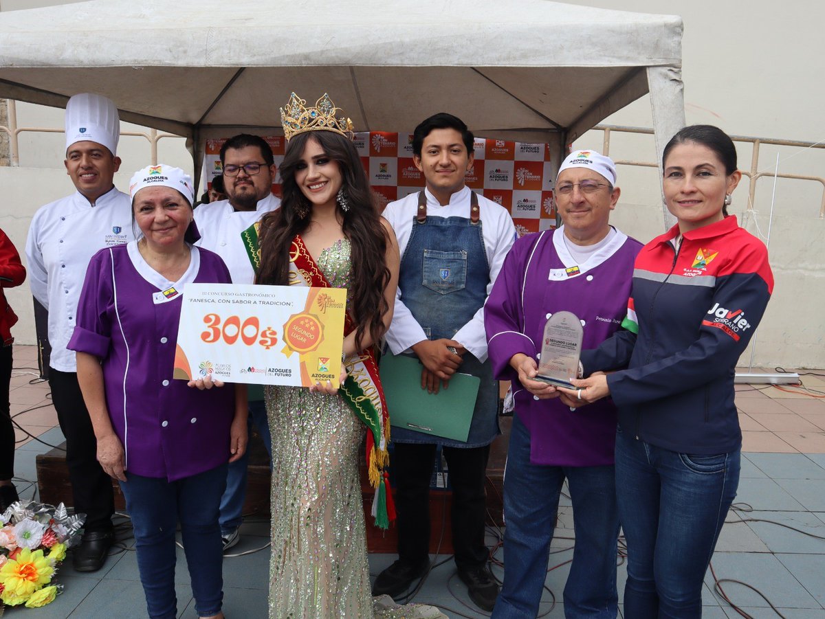 CONCURSO DE LA  FANESCA
 
Como parte de la agenda festiva por el Bicentenario de cantonización de Azogues, en la plazoleta Gonzalo S. Córdova, se llevó a cabo la edición III Concurso Gastronómico “Fanesca, con sabor a tradición 2025”.
goo.su/8sz6LC