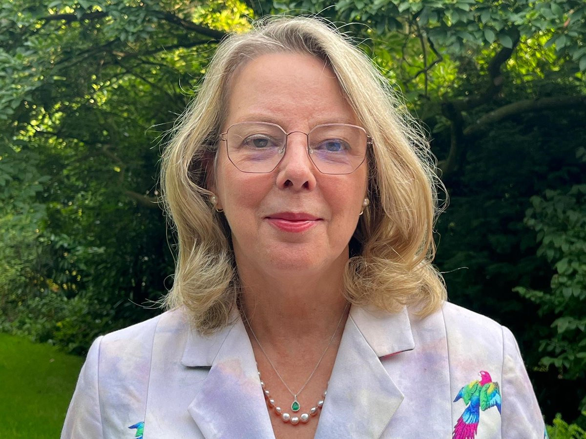 Tijdens de  Algemene Afdelingsvergadering van maandag 24 maart hebben de aanwezige leden Marion Gout-van Sinderen herkozen als voorzitter van #D66 #Wassenaar