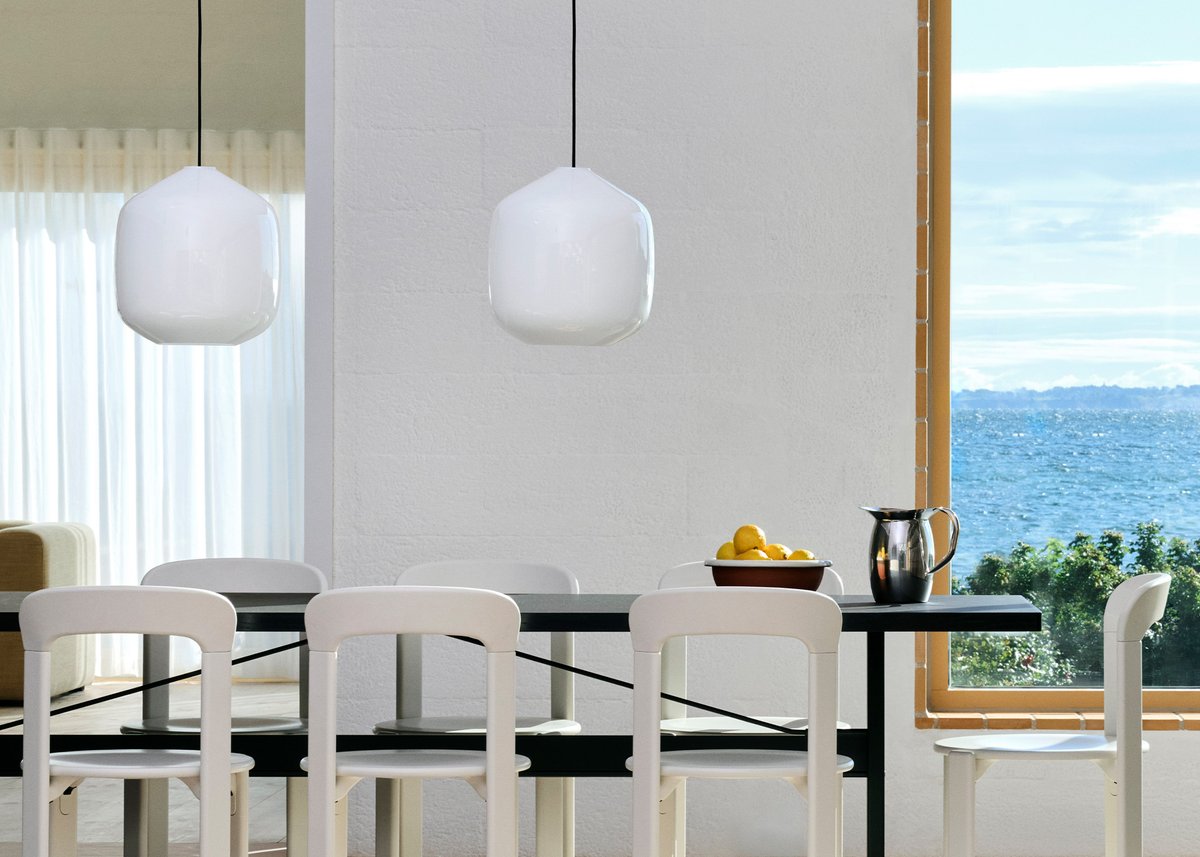 IntroDesign's tweet image. Simplitate și ergonomie impecabilă — gama de scaune pliabile fabricate în Japonia Nychair X și cea mai recentă serie de lămpi de la HAY, Aspekt Buoy - mailchi.mp/introdesign/im…