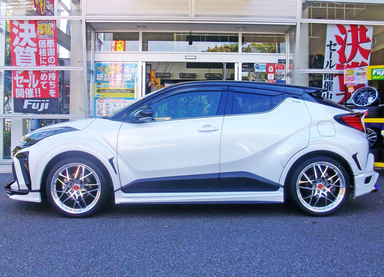fuji_tire's tweet photo. マイカードレスアップフォトからピックアップ

トヨタ／C-HR
ホイール：TOPY／ドルフレン ゴディオ
カラー：ハイパーシルバー
サイズ：FR:8.5J-20 

#CHR
#TOPY
#ドレスアップフォト

詳細を見る
https://t.co/4BiyPiagYW https://t.co/npknYiqHdr