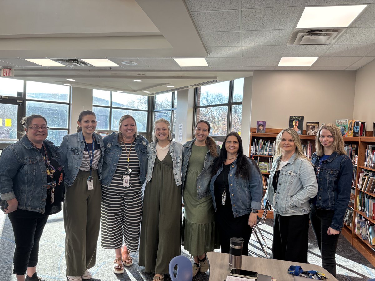 When it’s the morning of your staff meeting, and teachers unintentionally form a Jean  squad…
They said they Jean-uinely didn’t plan this!