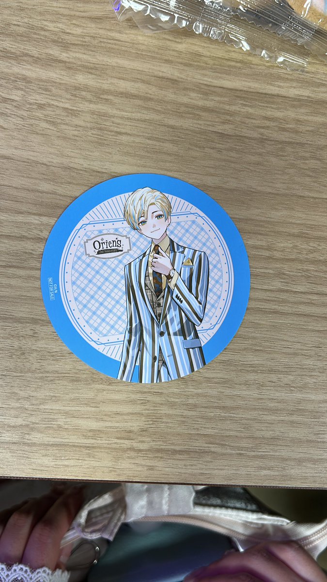 magic0191's tweet photo. にじさんじ　オリエンス　2nd Anniversary  アニメイト　特典　コースター　グラッテ Gratte

【譲】🐝🤣
【求】🍱🦖

現在渋谷アニメイトにおります。
ピンポイントで恐縮ですがお心当たりある方いましたらお願い致します。 https://t.co/p7JkHQDmTu