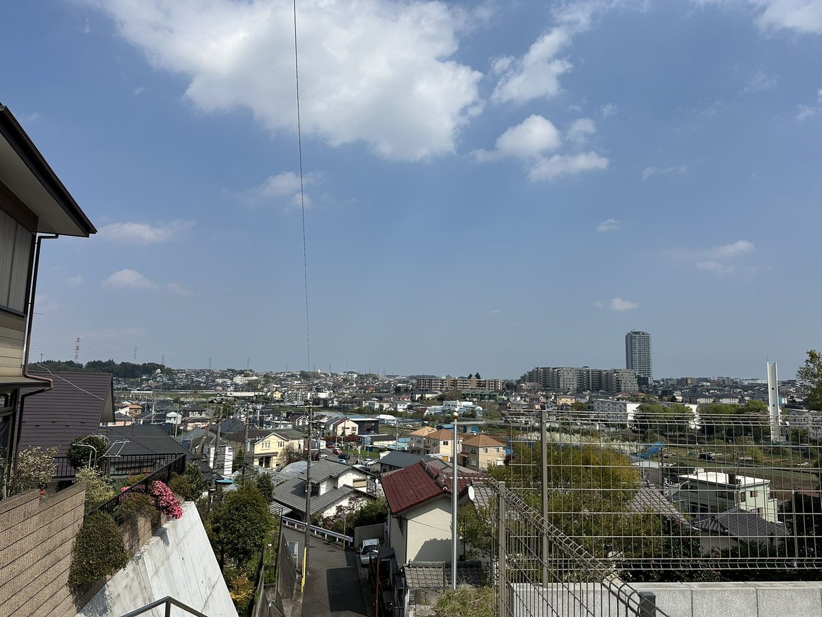 NATARIA0123's tweet photo. たけのこを探してサイクリング
途中で突如同士（たけのこ探索人）のおばあちゃんに話しかけられ、情報交換。

竹林があの山にあるからこの近くにあるはず！！JAのたけのこは2000円で高すぎる！
と熱く語ってた。

平和だな〜 https://t.co/uD5tztbAn1